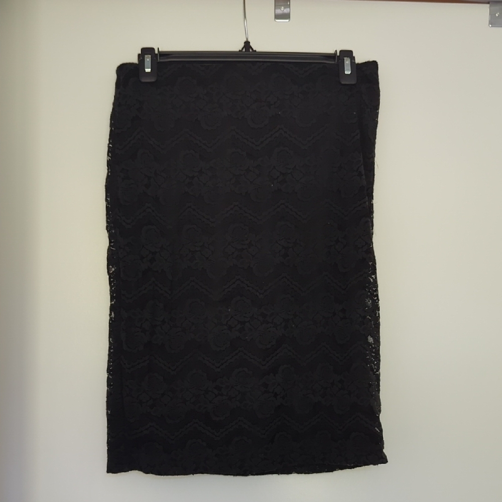 Elegant Black Lace Pencil Skirt